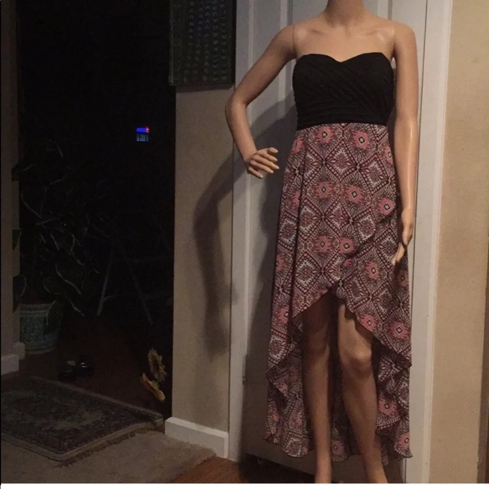 Dress - Picture 1 of 4